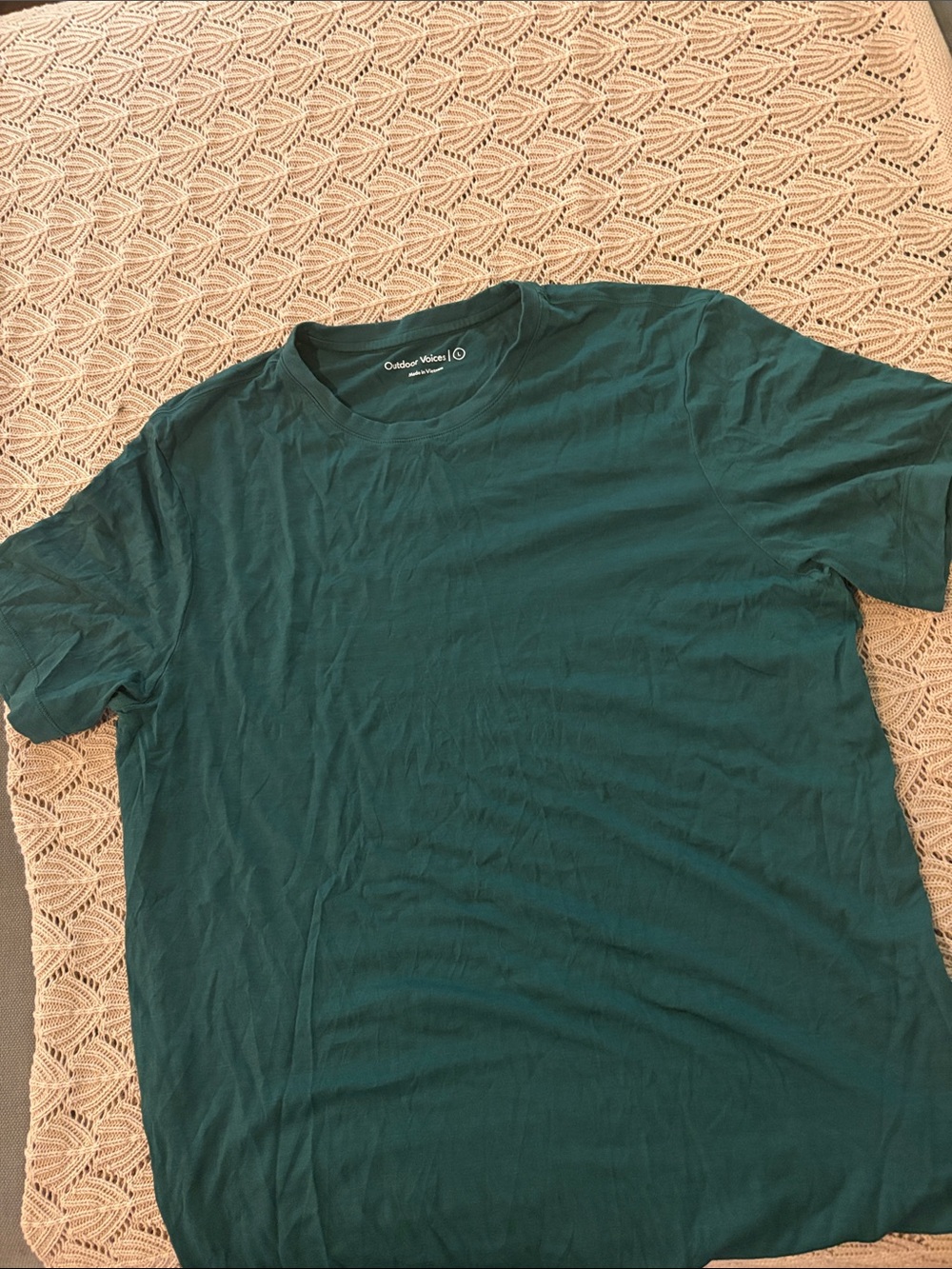 Men’s outdoor voices tee